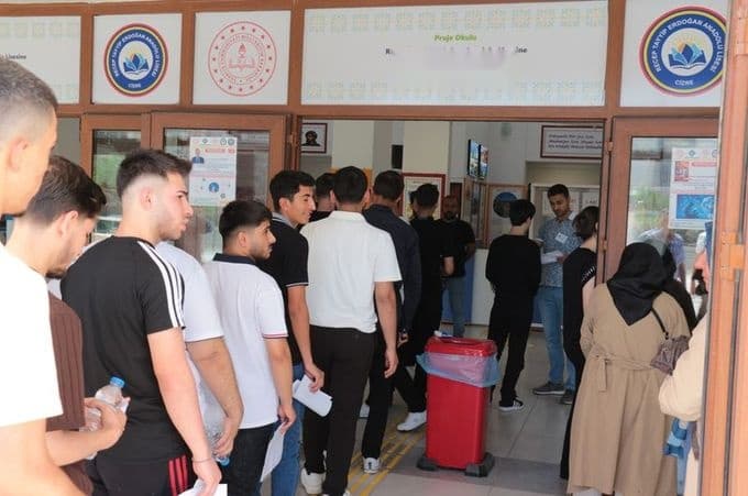 YKS 2023: TYT Sınavı Tamamlandı, AYT ve YDT Yarın Gerçekleşecek