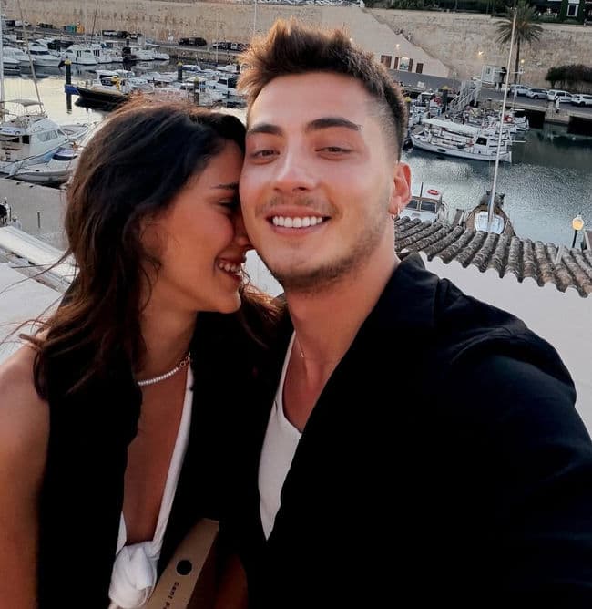 Dilin Döğer, Atakan Özkaya'nın Doğum Gününde Aşkını Paylaştı — görsel 2