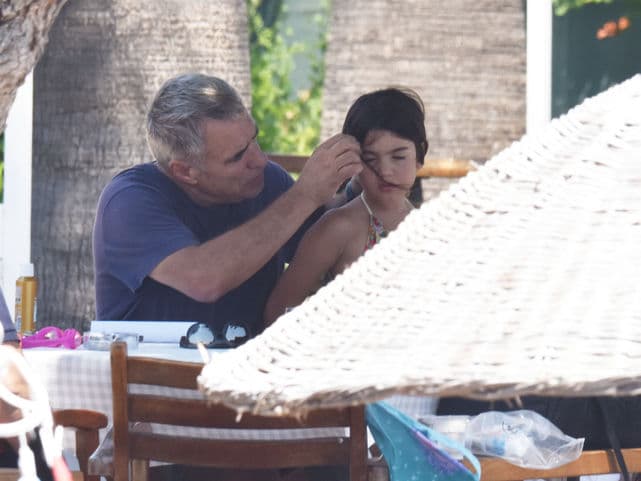 Ersun Yanal ve Ailesi Bodrum'da Güneşin Tadını Çıkarıyor — görsel 2