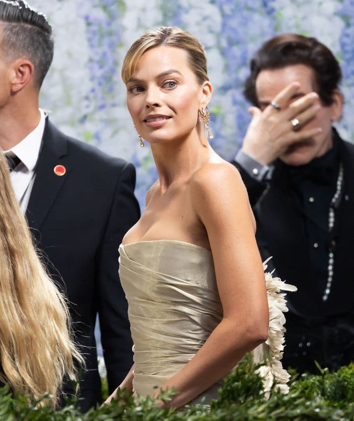 Margot Robbie ve Bradley Cooper, Yeni 'Ocean's' Filminde Buluşuyor — görsel 3