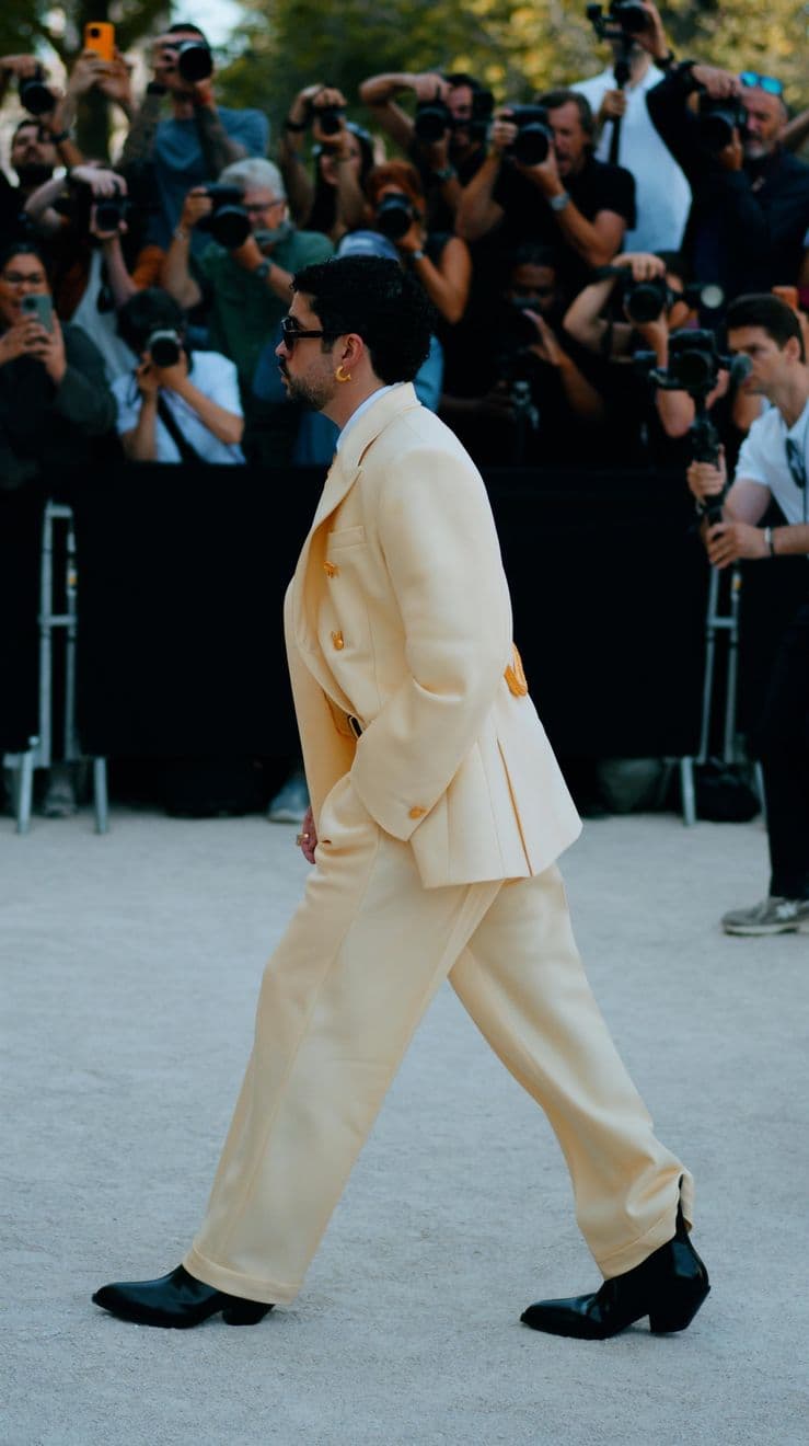 Bad Bunny'nin Paris Moda Haftası'ndaki Şık Stili — görsel 2