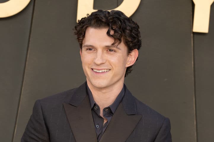 Tom Holland'ın Gala Kıyafetindeki Gizli Detaylar Ortaya Çıktı — görsel 4
