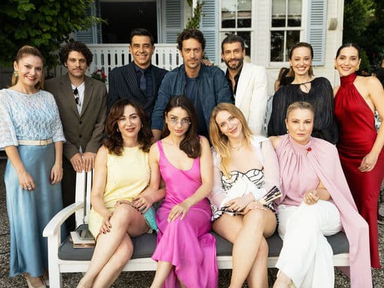 Hayal Köseoğlu: Dizi Setinde Arı Gibi Çalışıyoruz — görsel 9