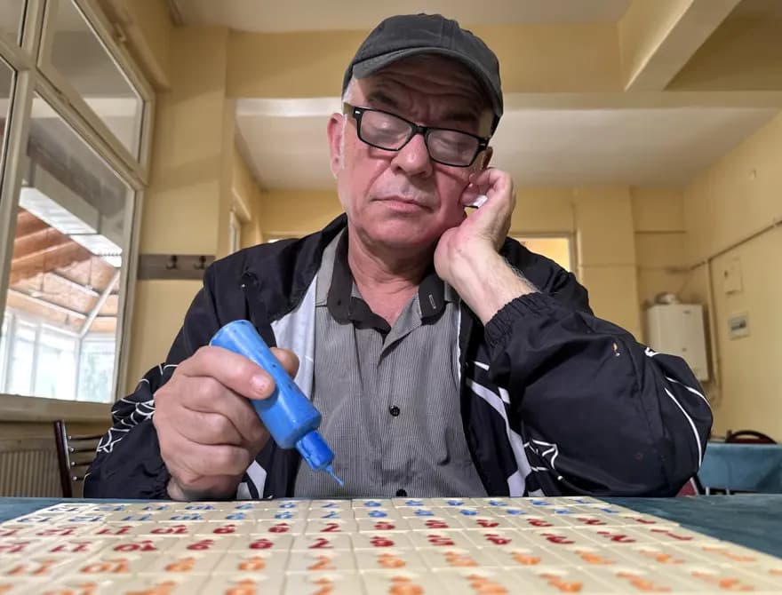 Okey Taşlarını Yarım Saatte Boyayan Usta, Çırak Arıyor — görsel 4