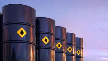 Petrol Fiyatları Yataya Yakın Seyrediyor: Belirsizlikler Devam Ediyor