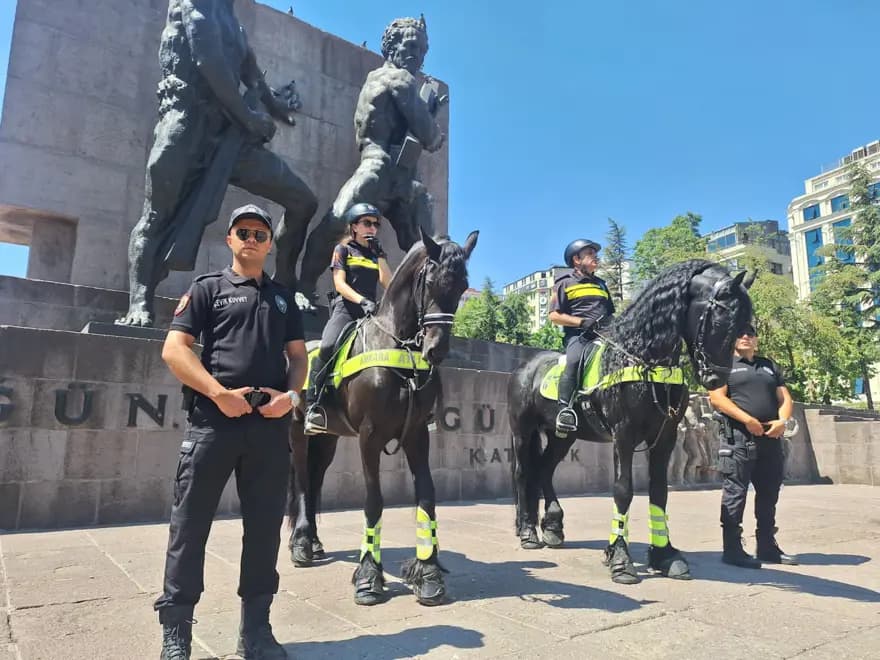 Ankara'da Atlı Polisler, NATO Zirvesi İçin Görevde — görsel 3