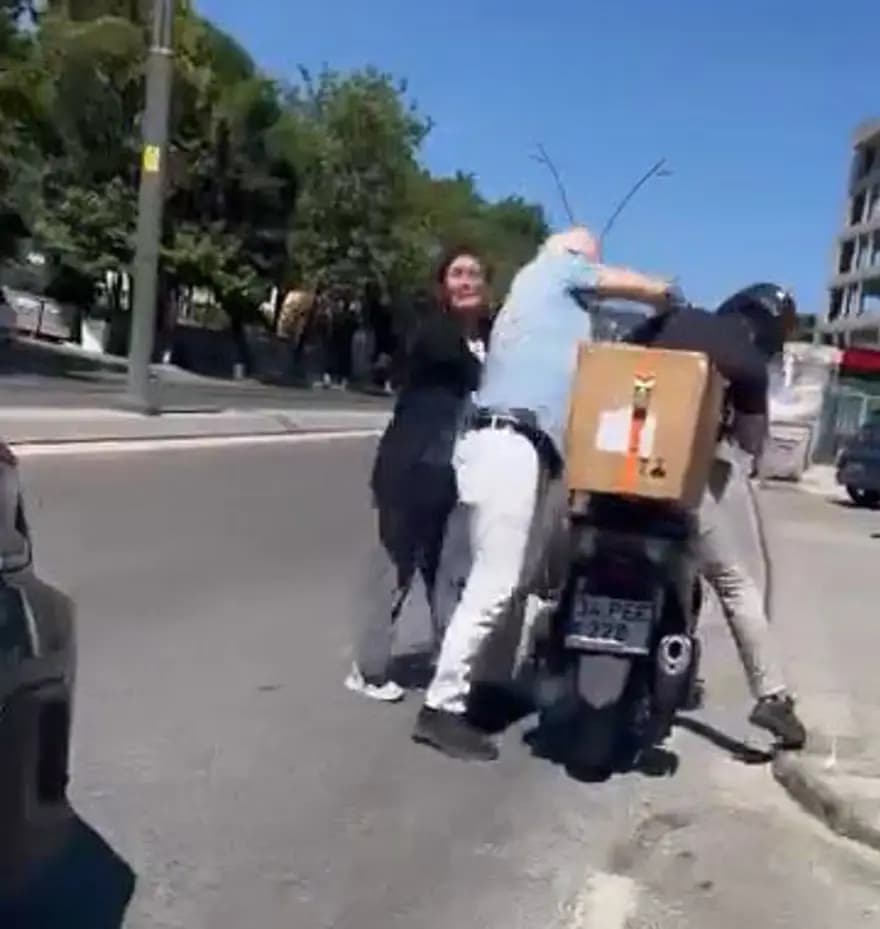 İstanbul'da Trafik Kavgası: Motokurye Yumruklandı — görsel 4