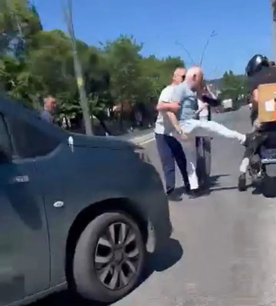 İstanbul'da Trafik Kavgası: Motokurye Yumruklandı — görsel 5