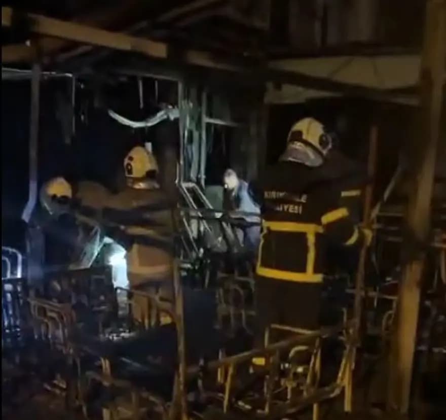 Kırıkkale'de Yangın: Çöp Poşetiyle İşletmeyi Ateşe Verdi — görsel 5