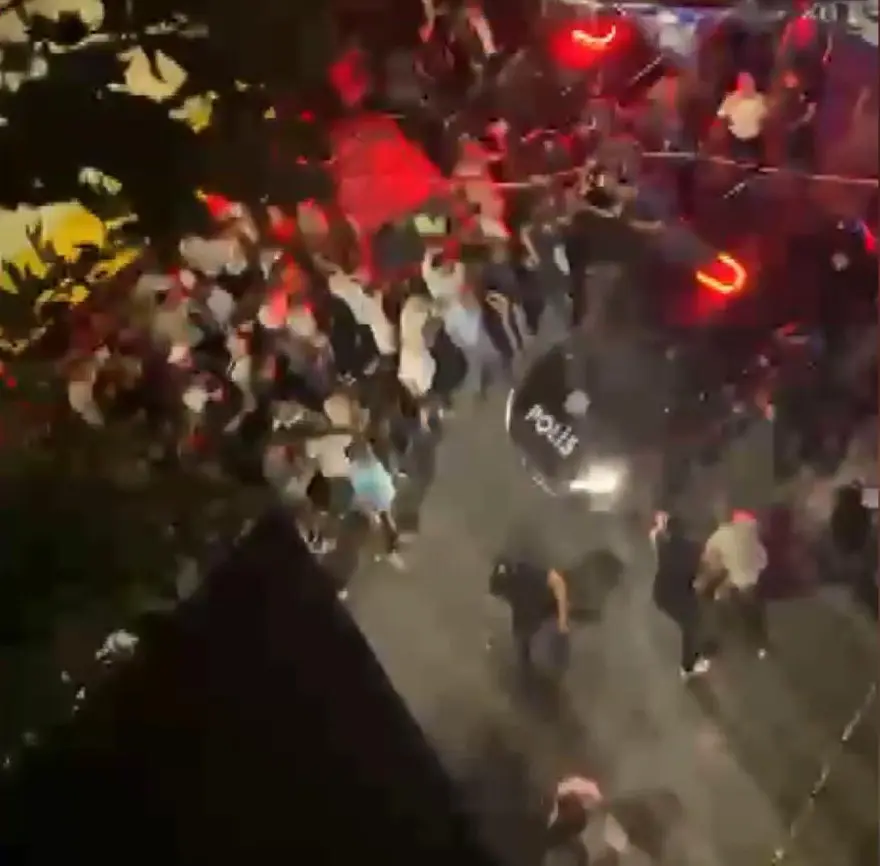 İstanbul'da Taciz İddiası Sokağı Hareketlendirdi — görsel 3