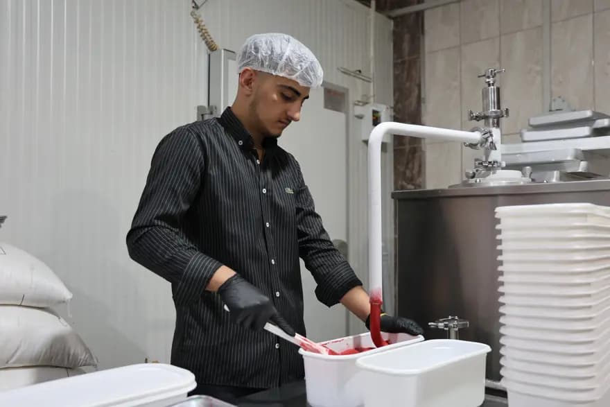 Elazığ'ın Vişneli Dondurması: Katkı Maddesi Yok, Fiyatı 700 TL — görsel 3