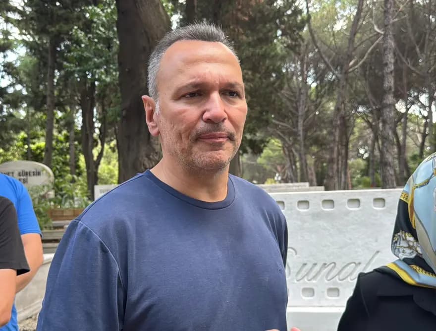 Kemal Sunal, Kabri Başında Anıldı: Özlem Her Geçen Gün Artıyor — görsel 4