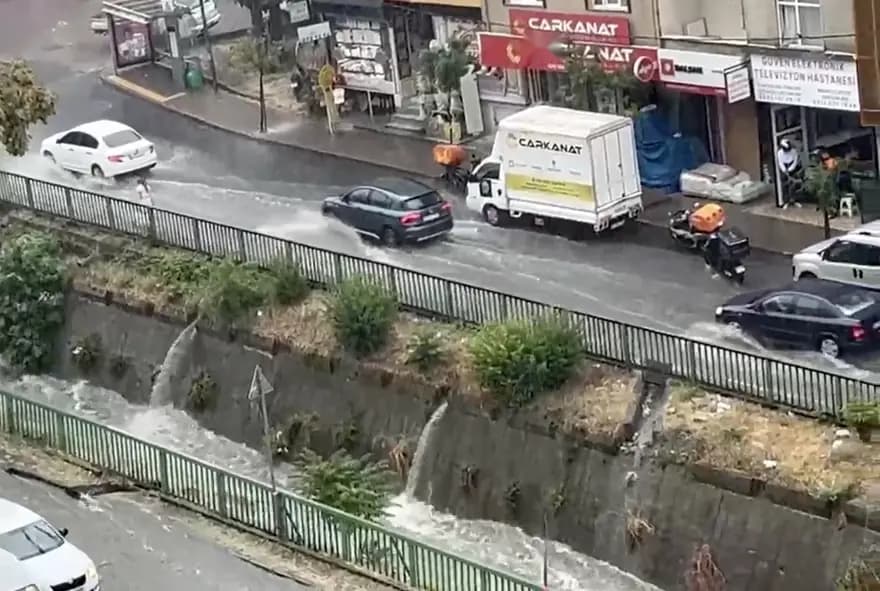 İstanbul'da Süper Hücre Etkisi: Su Baskınlarına Dikkat! — görsel 3