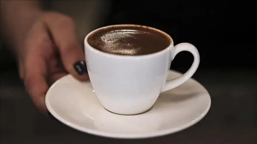 Yaz Sıcaklarında Kahve Tüketimine Dikkat: Su İçmeyi Unutmayın! — görsel 4