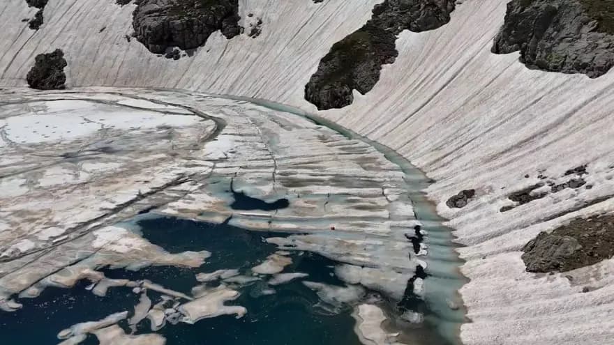 Yaz Ortasında Kutup Manzaraları: Uludağ'da Buzul Göller