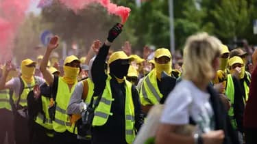 Almanya'da AfD Kongresine Protesto: 15 Bin Kişi Toplandı
