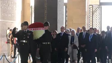 NATO Heyeti Anıtkabir'i Ziyaret Etti: Saygı Duruşu ve Mesajlar