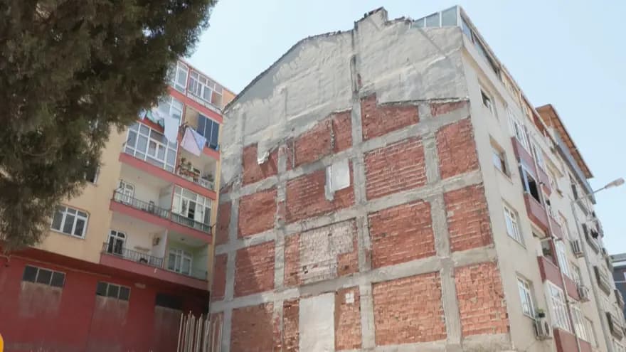 İstanbul'daki tehlikeli bina: Mühür kırıldı, yaşam devam ediyor — görsel 5