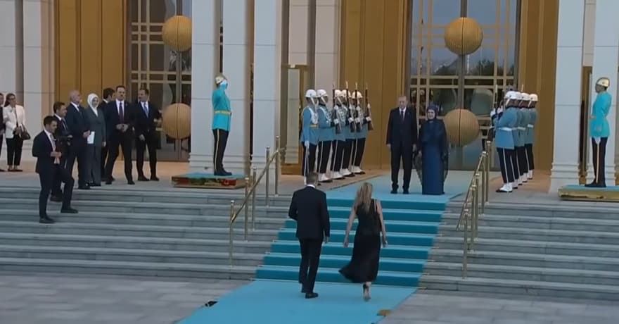 Miçotakis Beştepe'ye Yürürken Mehter Takımından Ceddin Deden — görsel 3