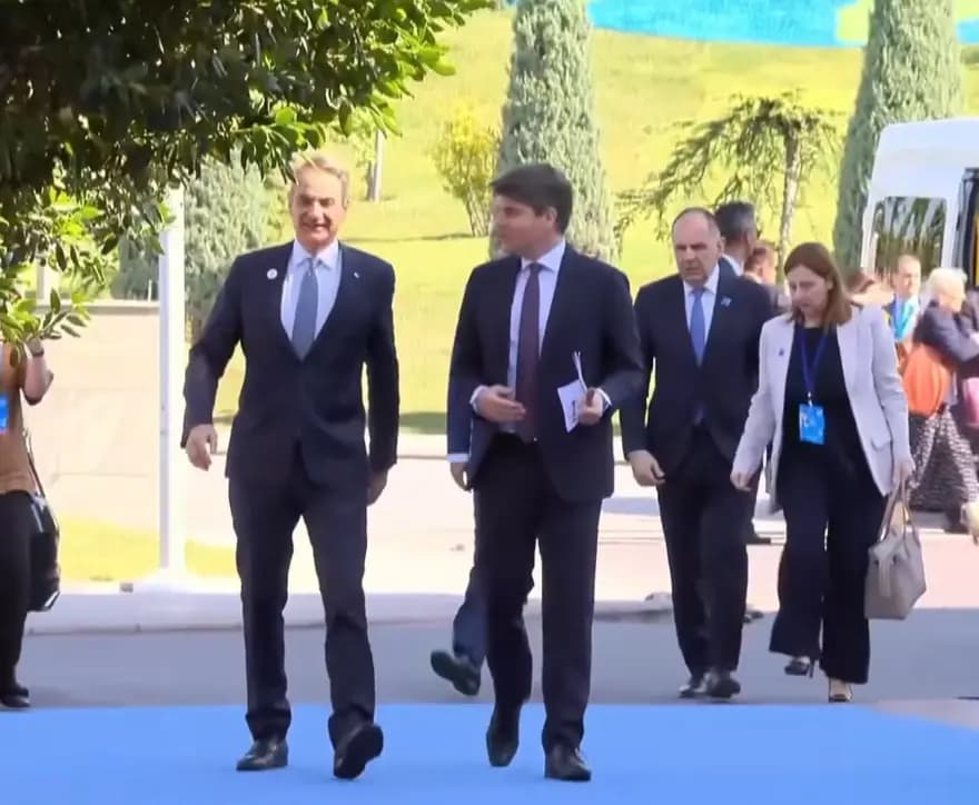 Miçotakis'in Yürüyüşü Sosyal Medyada Neden Gündem Oldu?