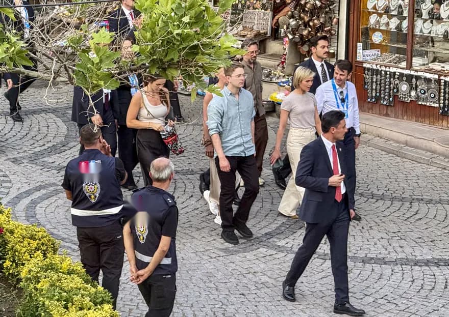 İzlanda Başbakanı Frostadottir, Ankara Kalesi'nde Ziyarette Bulundu — görsel 2
