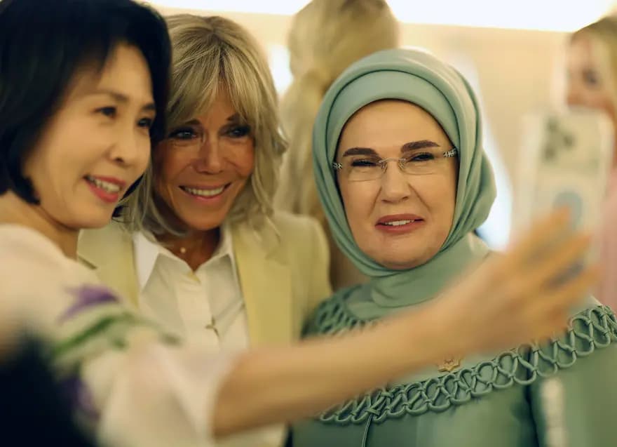 Emine Erdoğan, NATO Zirvesi'nde lider eşlerini ağırladı — görsel 14