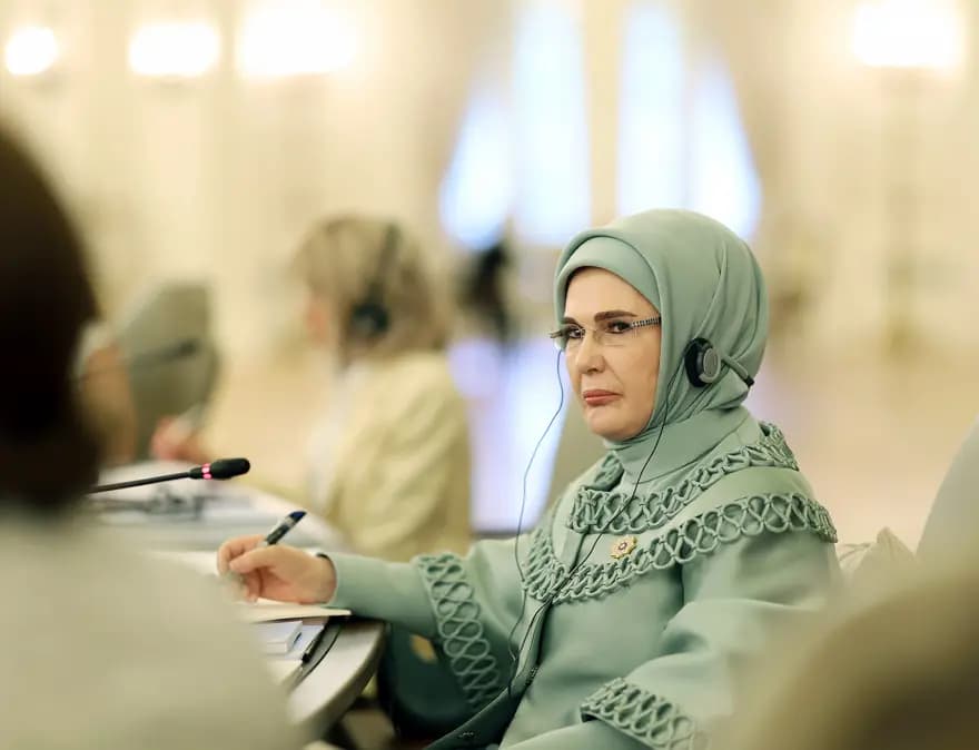 Emine Erdoğan, NATO Zirvesi'nde lider eşlerini ağırladı — görsel 8