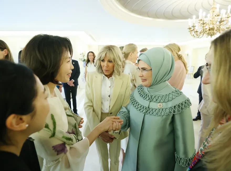 Emine Erdoğan, NATO Zirvesi'nde lider eşlerini ağırladı — görsel 10
