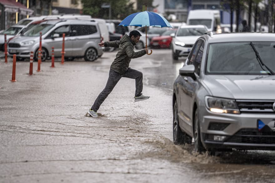 Balkanlardan Gelen Yağışlı Hava İstanbul'u Vuracak: Sıcaklık Düşüyor — görsel 4