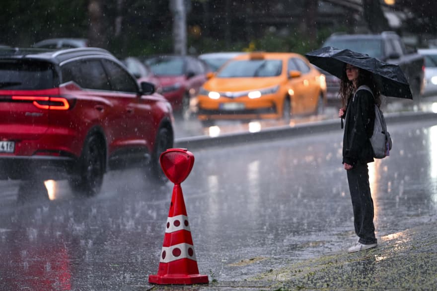 Balkanlardan Gelen Yağışlı Hava İstanbul'u Vuracak: Sıcaklık Düşüyor — görsel 7