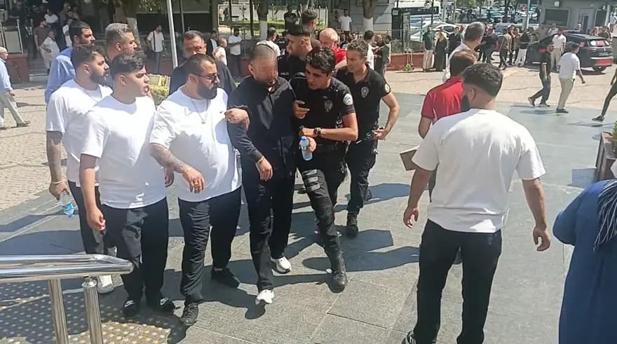 Bursa Adliyesi'nde Duruşma Kavgası: 3 Yaralı, 5 Gözaltı — görsel 2
