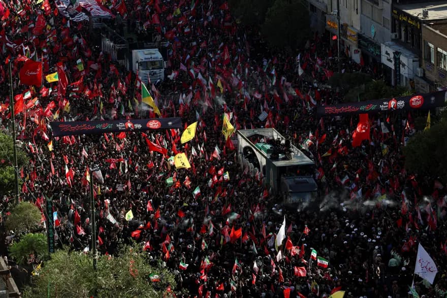 İran'da Hamaney İçin Duygu Dolu Veda Töreni Gerçekleşti — görsel 6