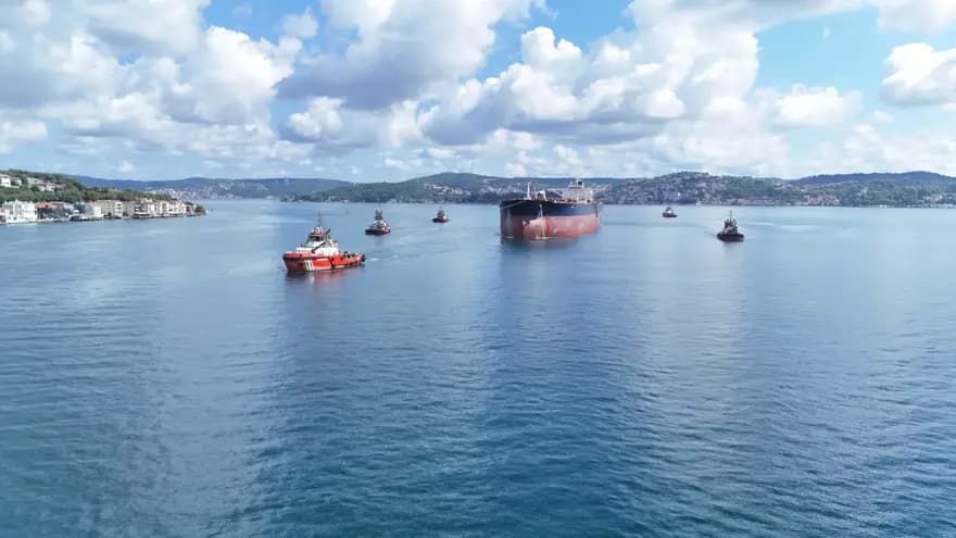 İstanbul Boğazı'ndan Geçen Petrol Tankeri Dört Ay Sonra Hareketlendi — görsel 3