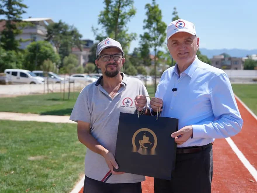Düzce'de Temizlik İşçisinden Örnek Davranış: Bulduğu Serveti Teslim Etti — görsel 2