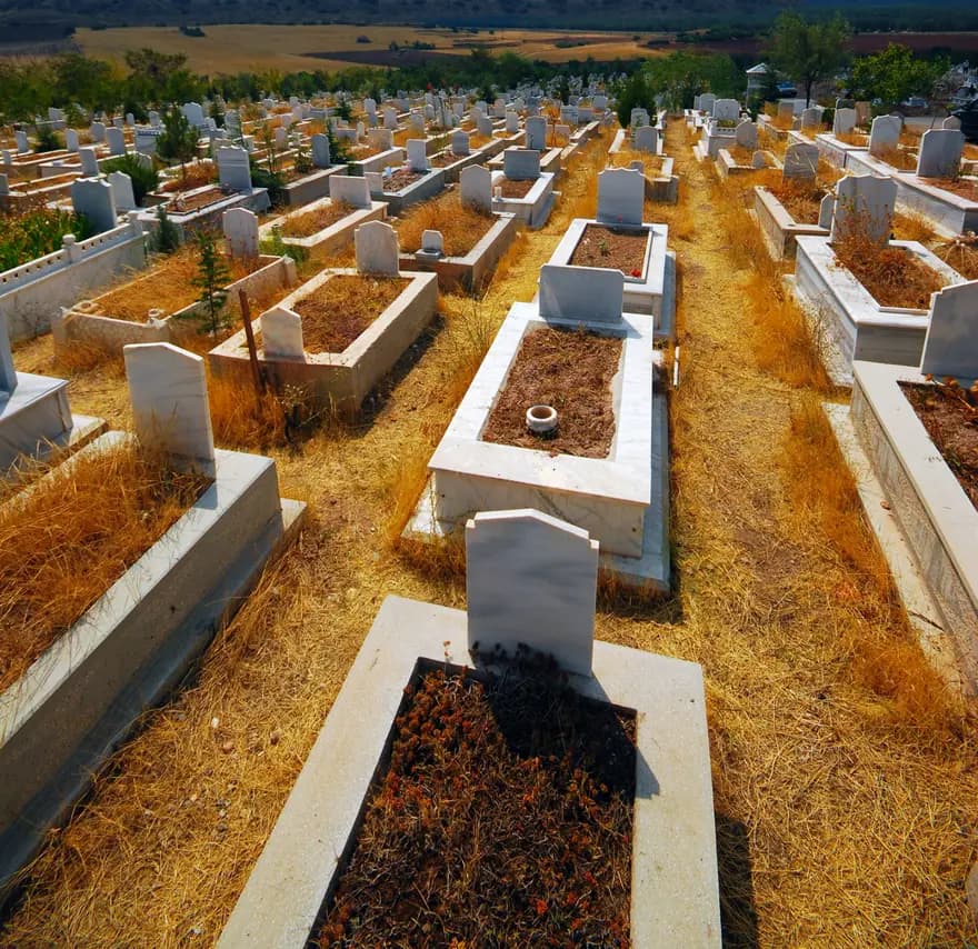 İstanbul'da Mezarlık Fiyatları: 334 Bin Lirayı Aşan Boş Yerler