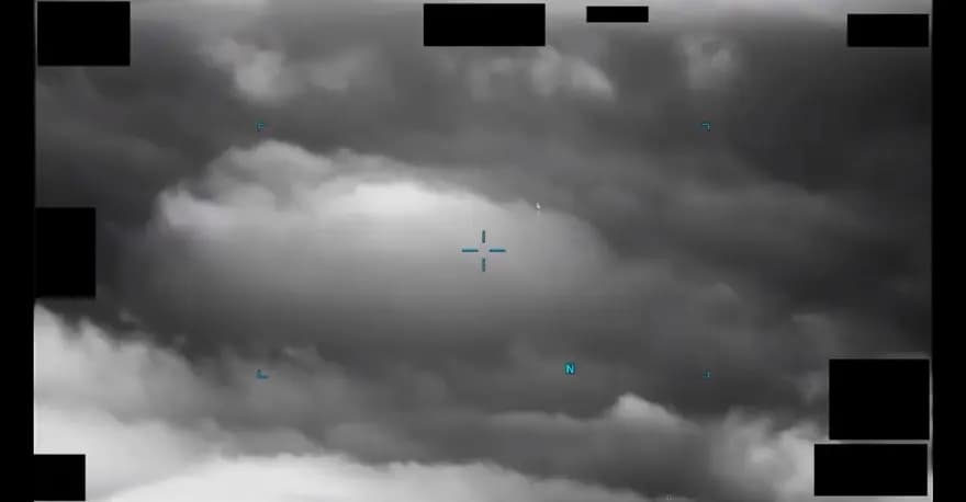 Pentagon, Yeni UFO Arşivini Kamuoyuna Sunarak Gizemleri Aydınlatıyor — görsel 3