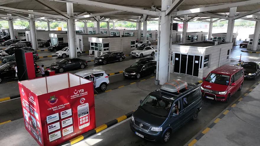 Edirne Sınır Kapısı'nda Gurbetçilerin Sevinç Dolu Anları
