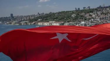 İstanbul Boğazı'nda Türk Bayrağı Dalgalandı: 15 Temmuz Anması