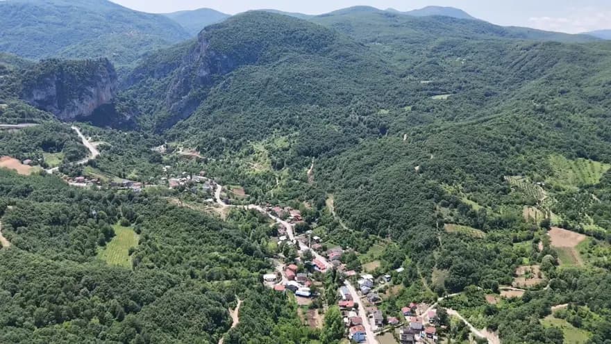 Türkiye'nin En Uzun Mahallesi: Hilmiye ve Müzeyyen Senar'ın Hikayesi — görsel 3