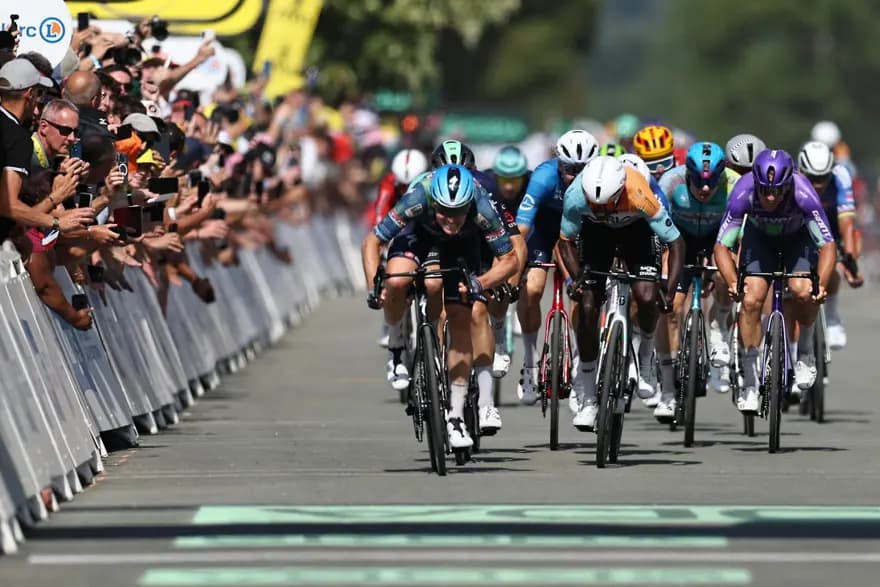 Aşırı Sıcaklar Tour de France'ı 30 Kilometre Kısalttı — görsel 2