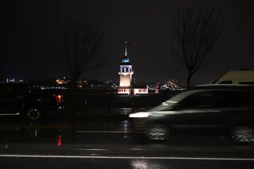İstanbul'a Sağanak Uyarısı: Gece Başlıyor, Öğleye Kadar Devam Edecek