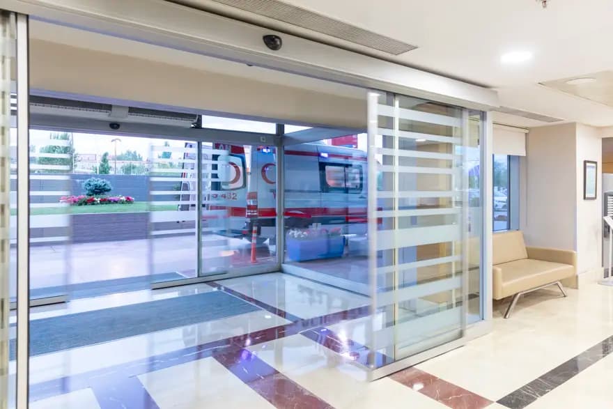 Göbek Fıtığı Tehlikesi: Karnı Şişen Kadının Dramı — görsel 3