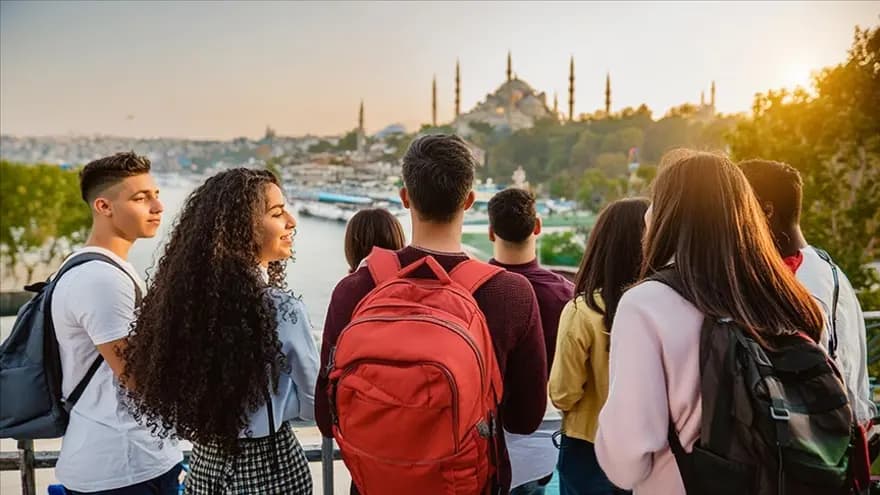 Türkiye, Avrupa'nın En Genç Nüfusuna Sahip Ülkesi Oldu