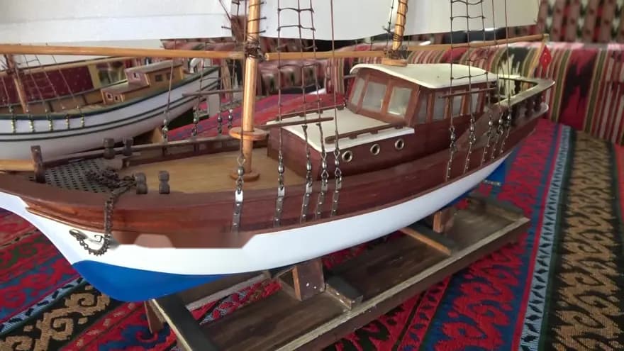 Gemlik'te Model Gemi Yapımı: 4 Ayda Tarihi Eserler Üretiliyor — görsel 2