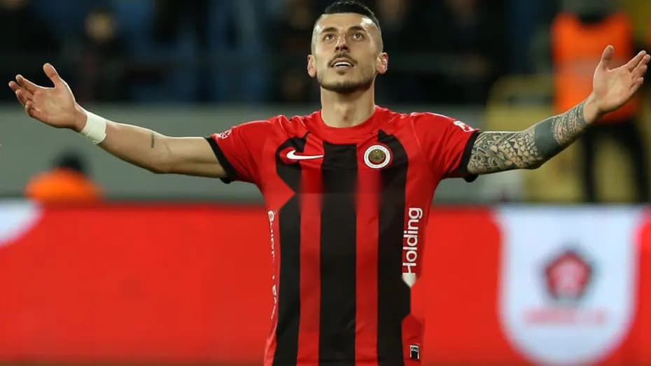 Trabzonspor, 4 Yeni Transferle Kadrosunu Güçlendirdi — görsel 5