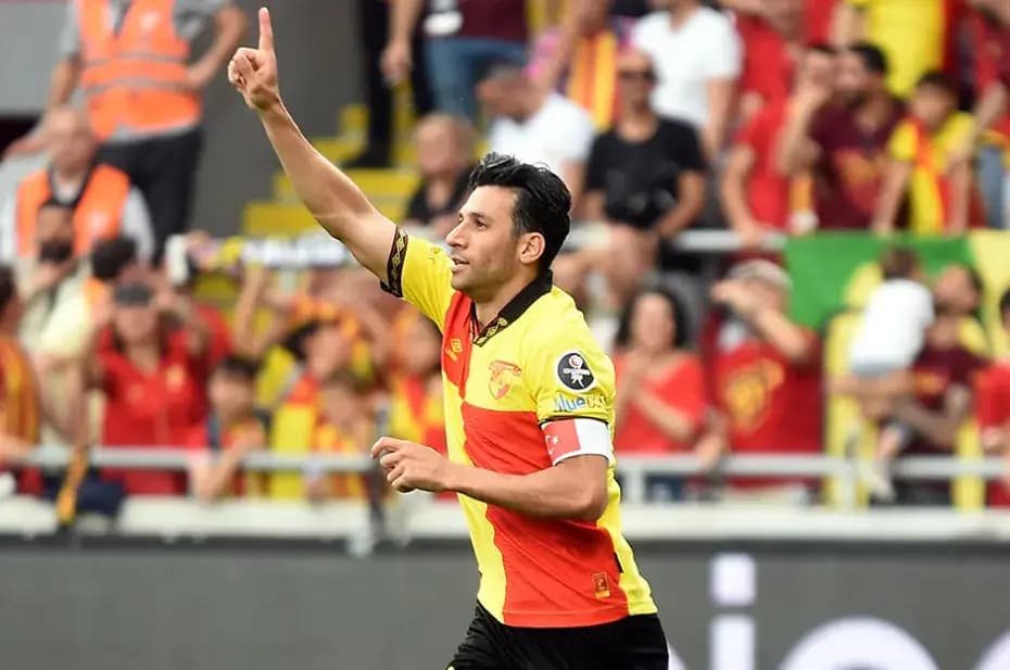 İsmail Köybaşı, Göztepe'de Futbol Kariyerini Noktaladı — görsel 4