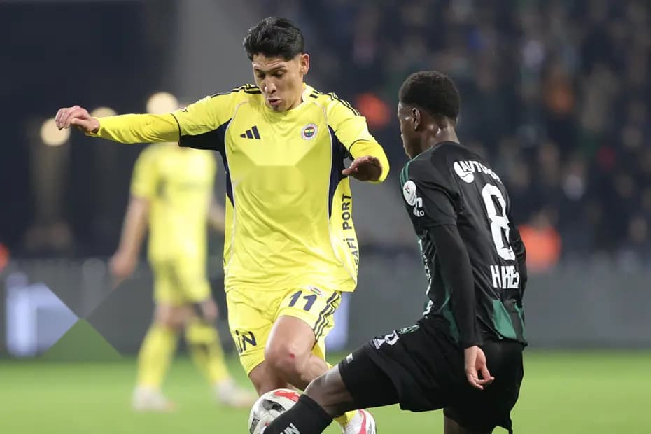 Edson Alvarez'in Yeni Rotası: Köln ile Anlaşma Yolunda — görsel 5