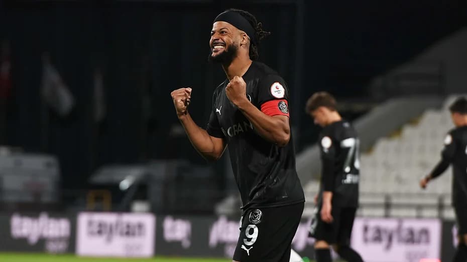 Lois Diony, Kayserispor ile Anlaşma Sağladı! — görsel 3