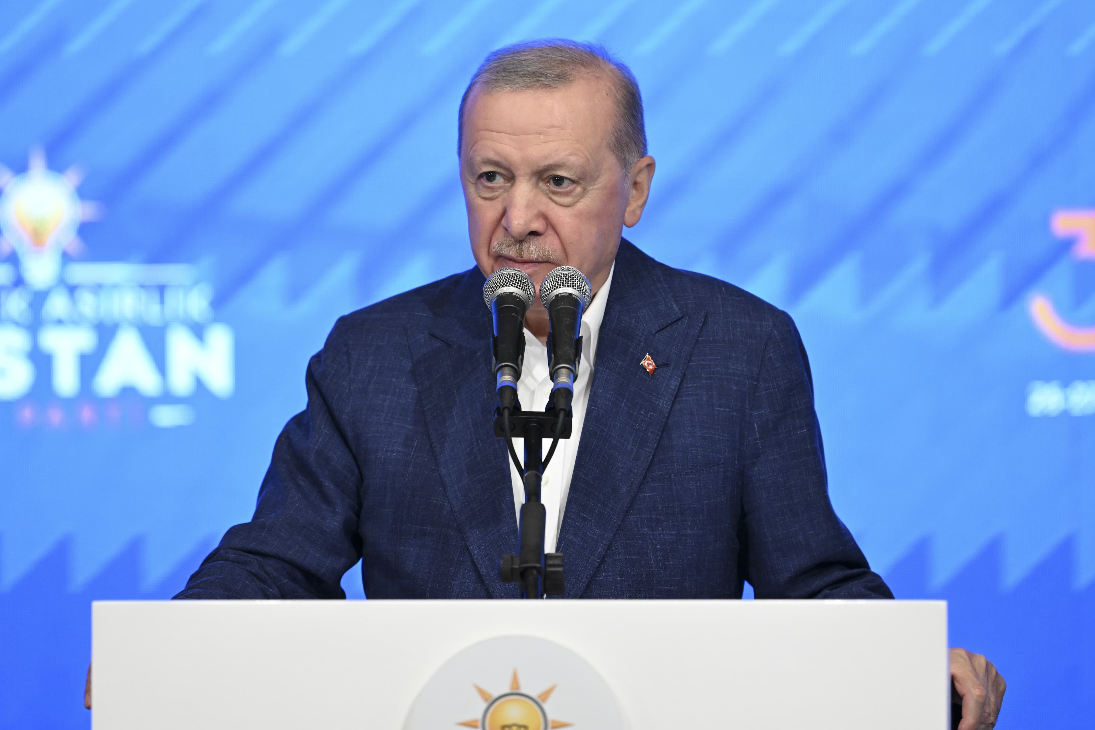 Erdoğan'dan 'veliaht' tartışmalarına net yanıt: Yorulan dinlensin!