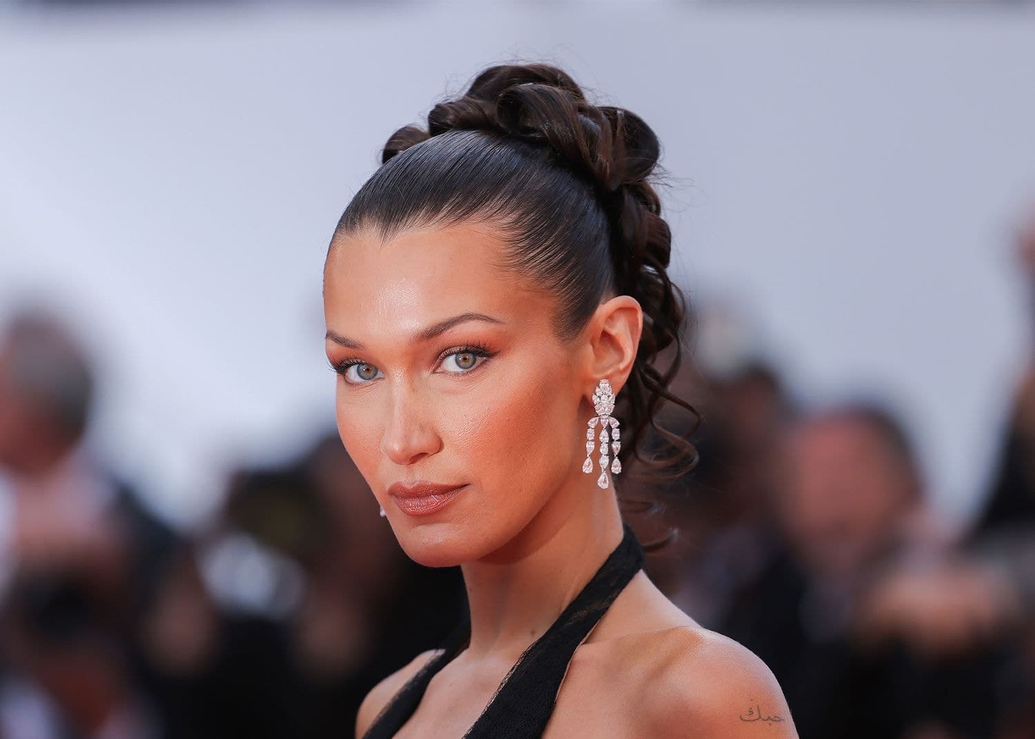 Bella Hadid, Lyme hastalığıyla mücadelesini duyurdu — görsel 3